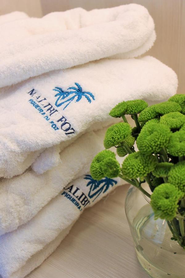 Malibu Foz Hotel - La Maison Younan Figueira da Foz Exteriör bild Towels with embroidery