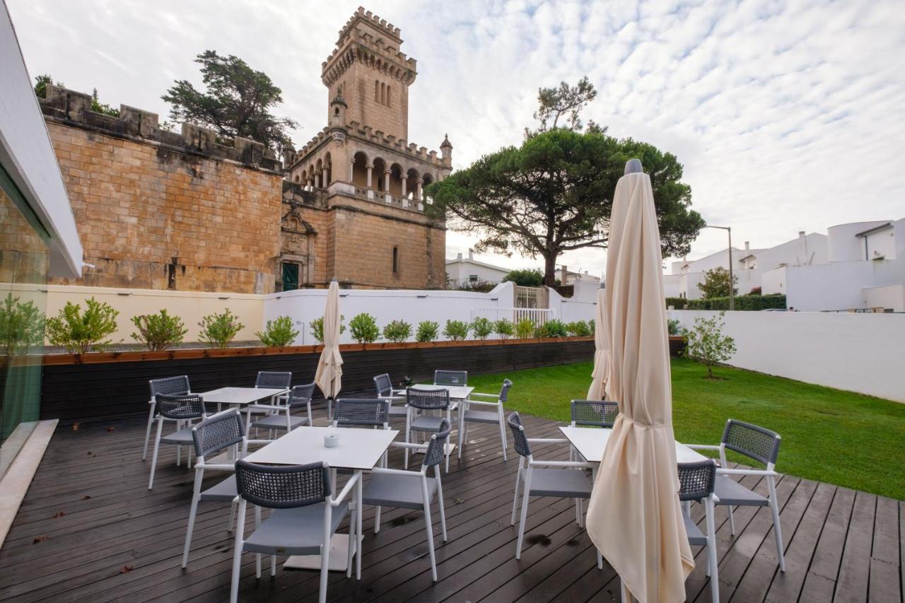 Malibu Foz Hotel - La Maison Younan Figueira da Foz Exteriör bild The terrace of the hotel